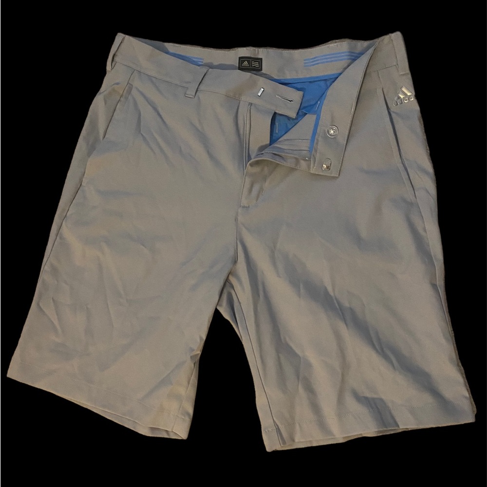 Men’s golf shorts